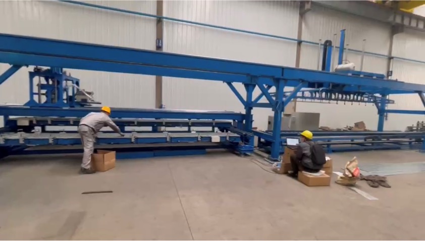 裝配式樓層板，自動沖孔自動鎖付生產(chǎn)線